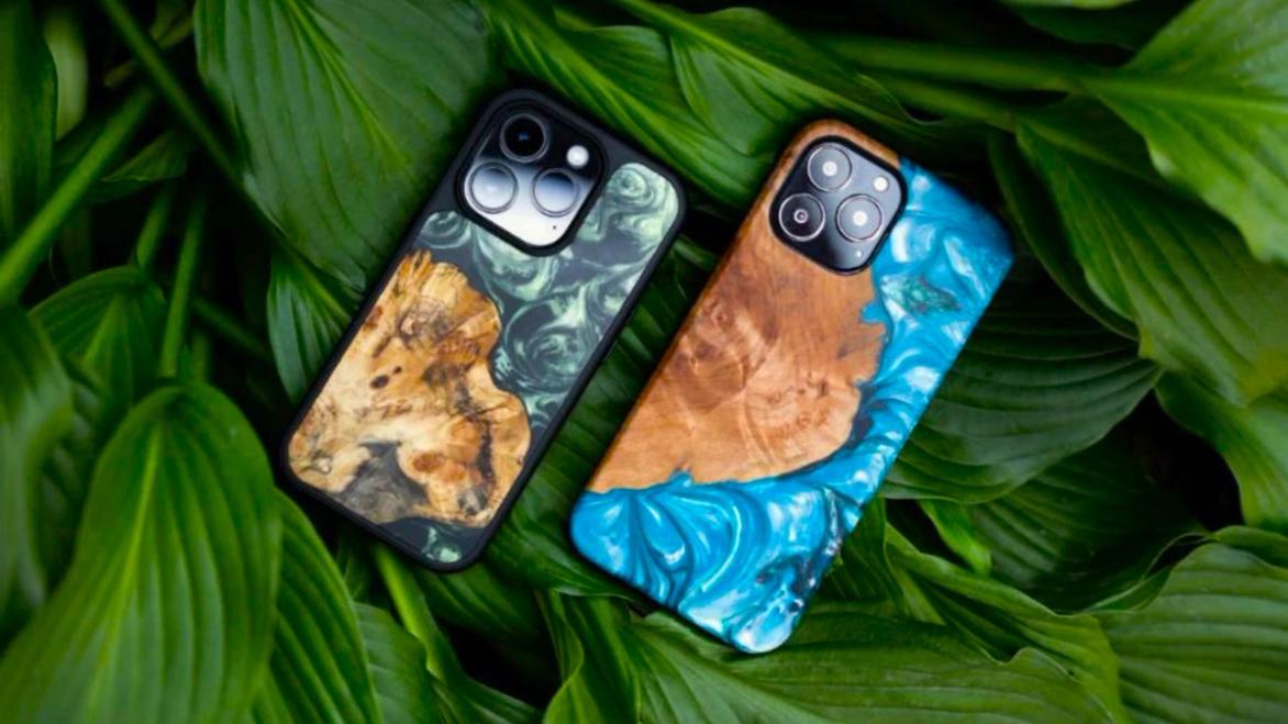 Best iPhone 15 cases - An image of two colourful iPhone 15 cases