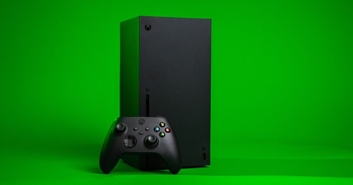 Xbox Discord not working - An image of a black Xbox Series X in a green background