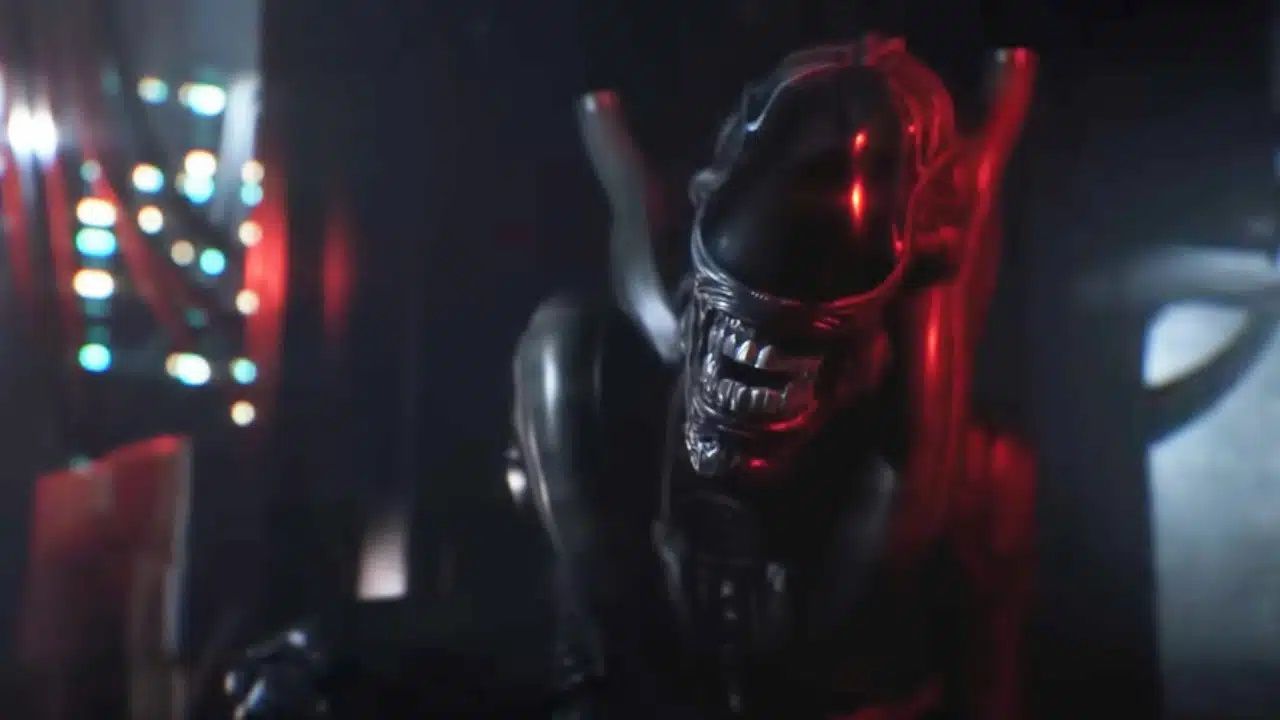 Aliens Dark Descent difficulty settings Xenomorph baring teeth