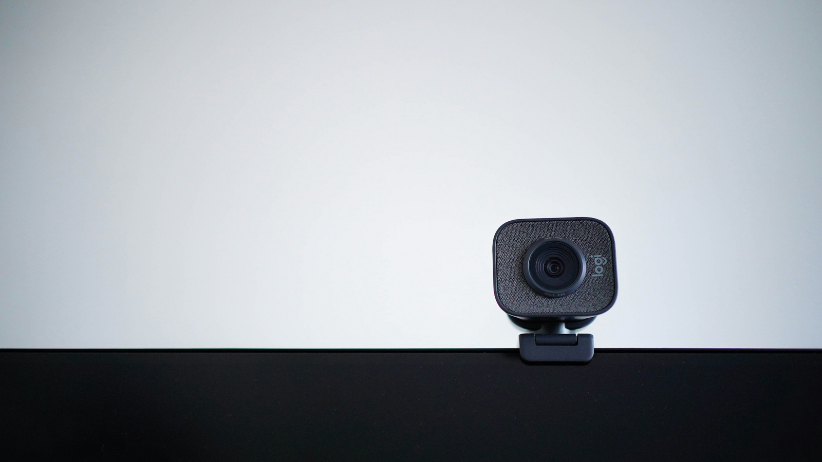 How to adjust camera settings to get the most out of your webcam?