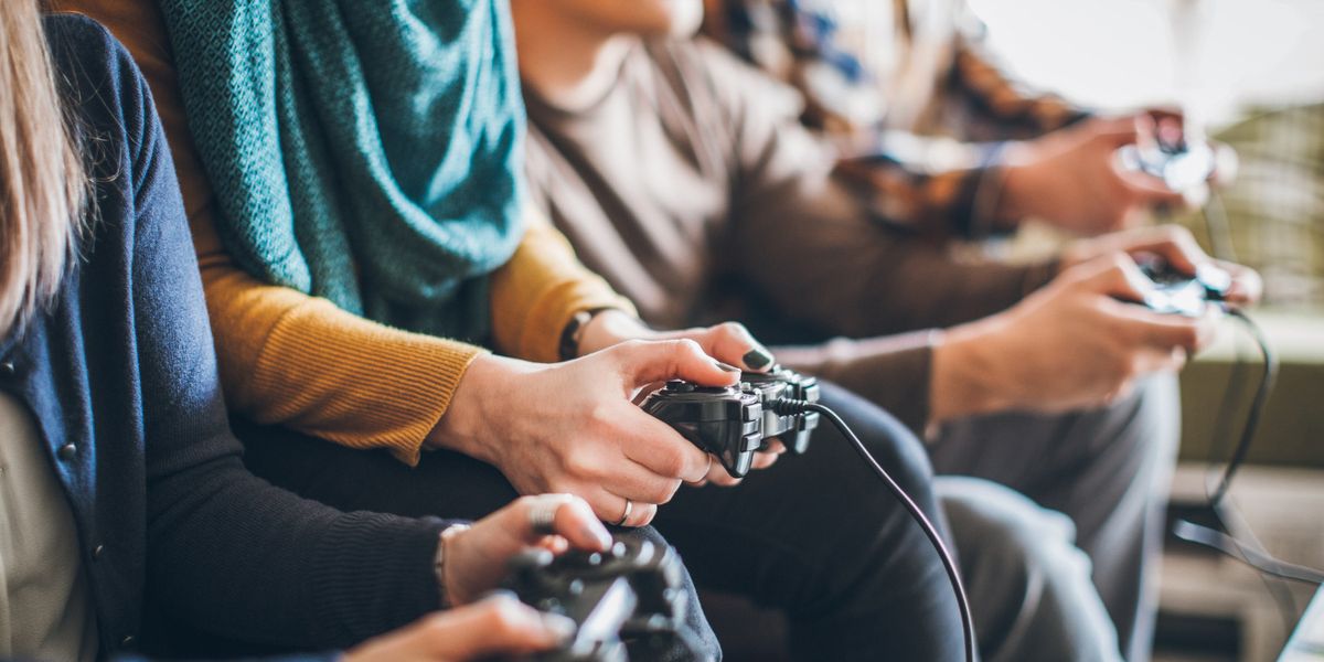 Millennials are the real gamers, study shows people gaming together