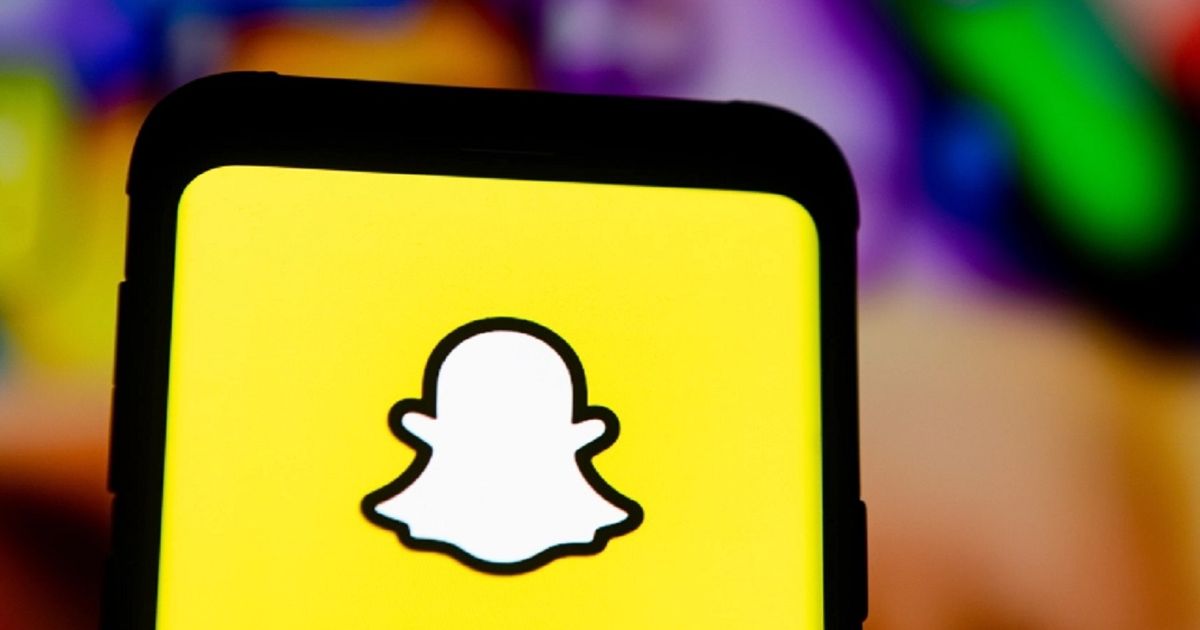 How to delete Snapchat messages that the other person saved 2023