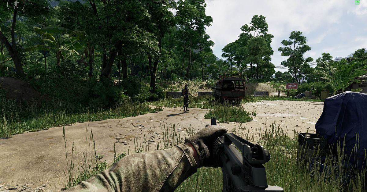 Gray Zone Warfare player pointing gun at nearby enemy