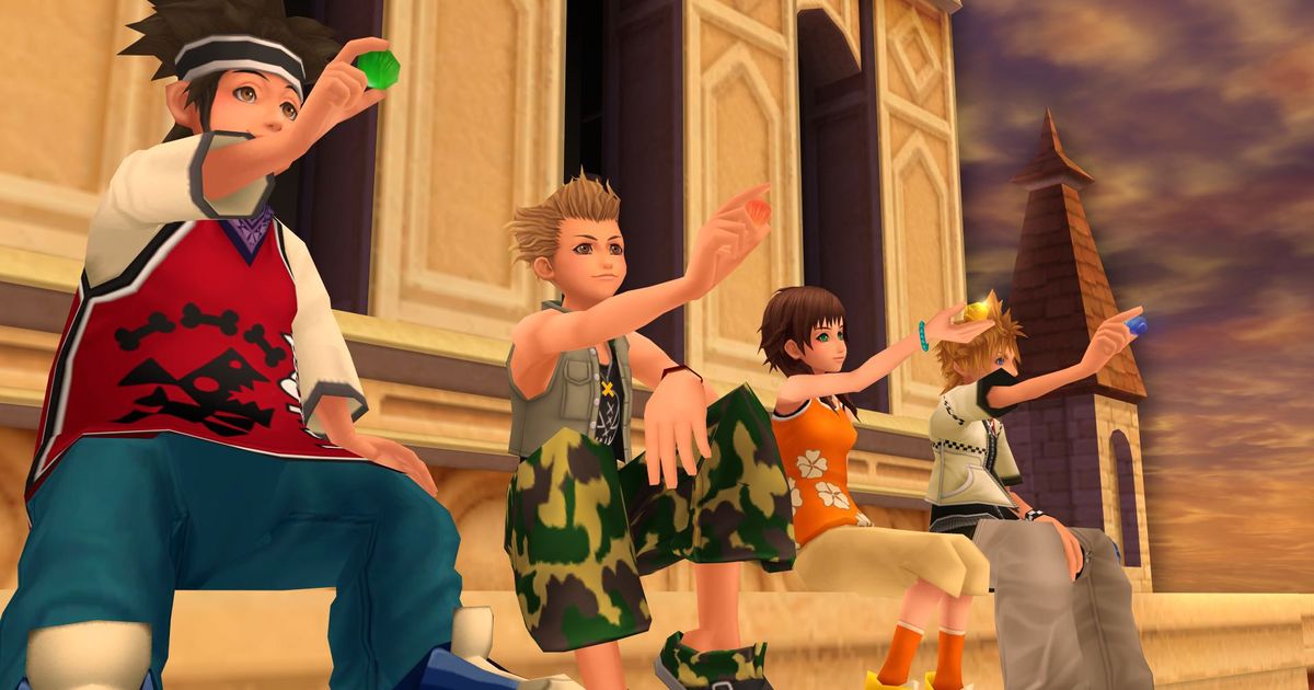 Pence, Hayner, Olette and Roxas sitting atop the Twilight Town clock tower in the Kingdom Hearts 2 intro 