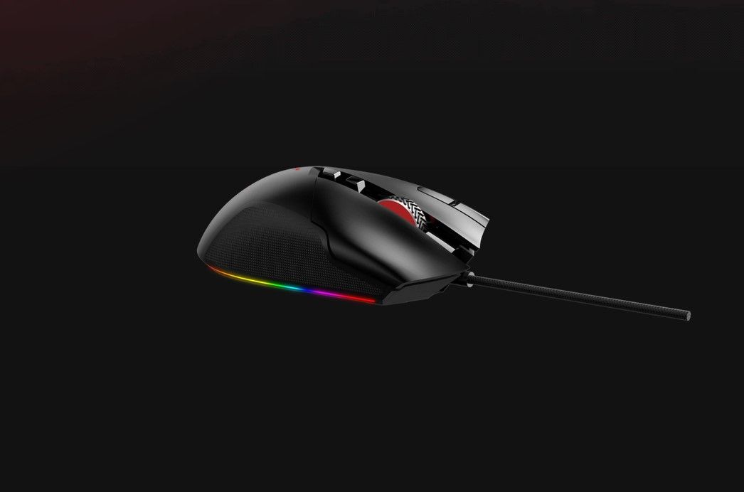 AOC Agon AGM600 gaming mouse review mouse from right side