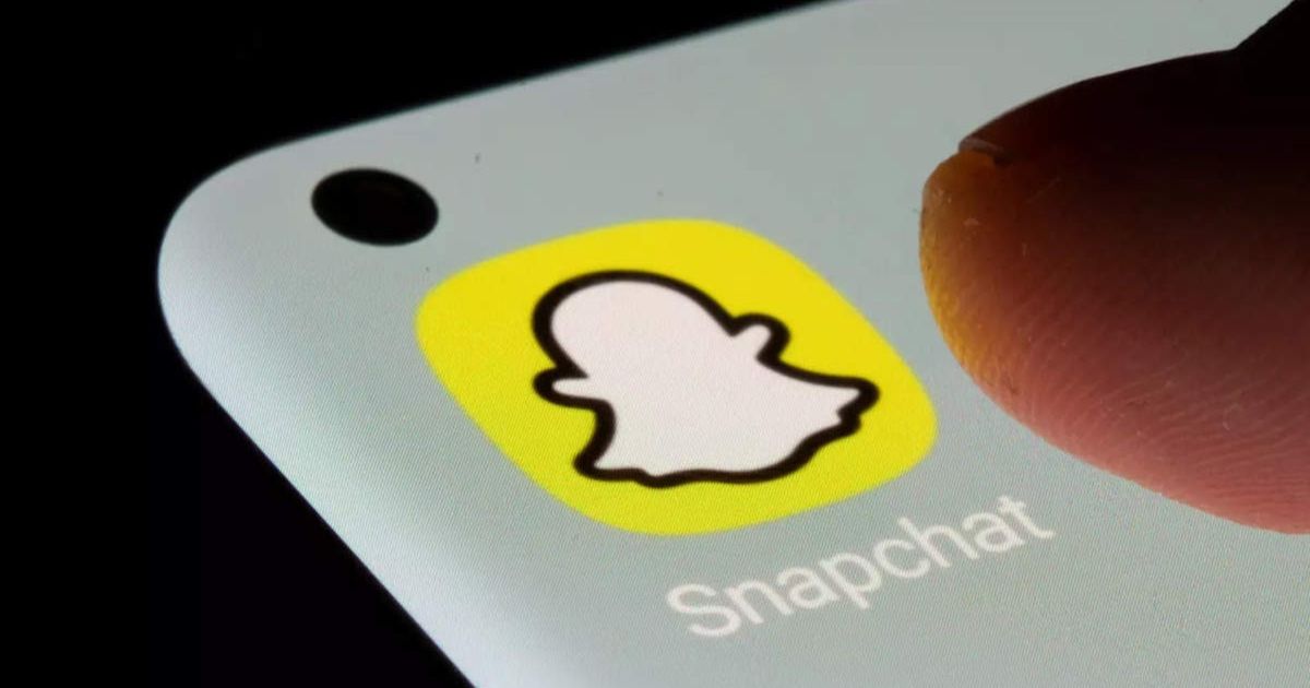 Snapchat remove Multi Snap - An image of Snapchat icon on smartphone