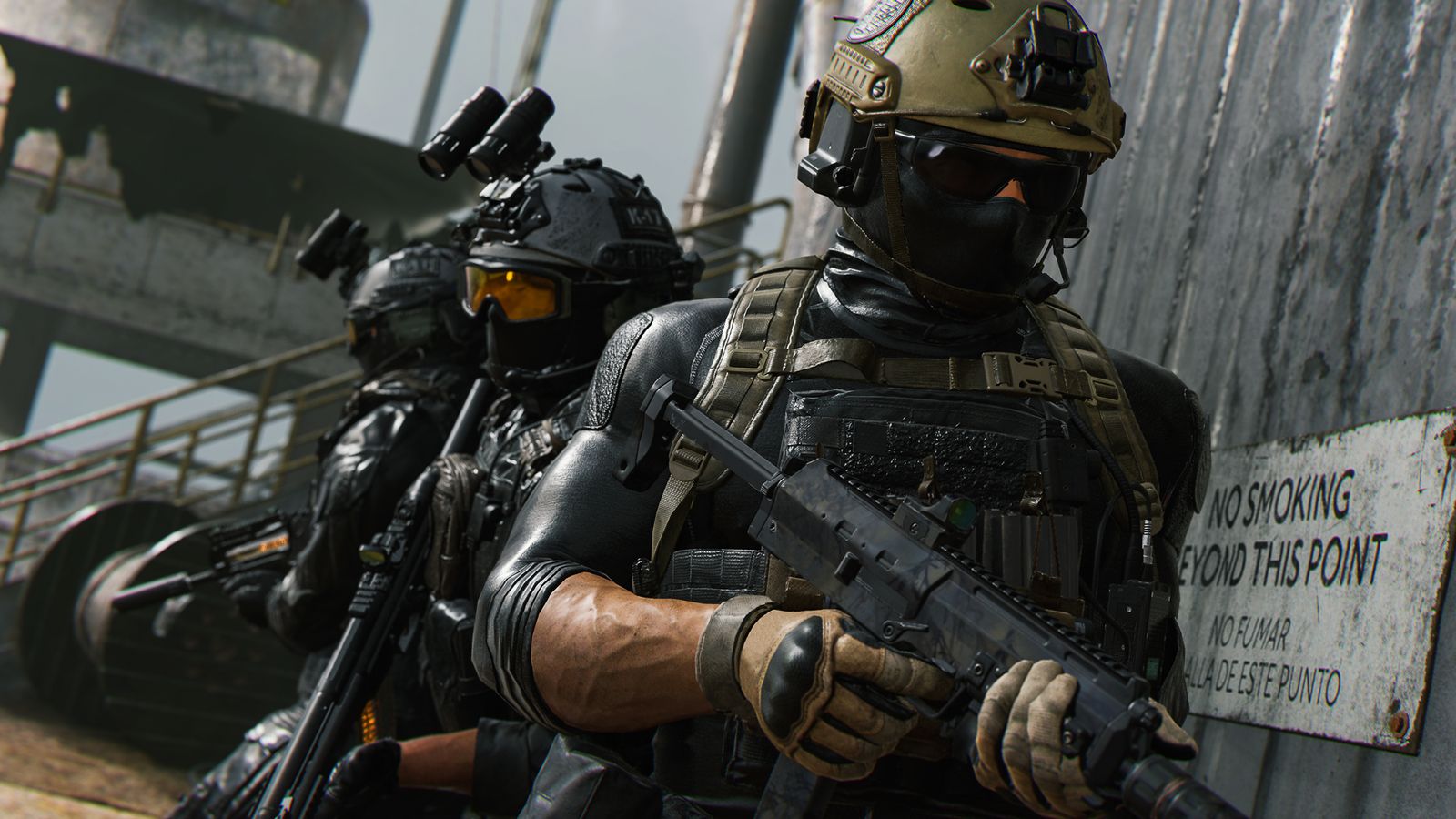 A tactical team prepare to launch an assault - Modern Warfare 2