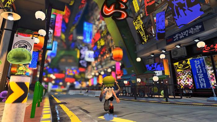 A character makes their way through a brightly-lit city street - Splatoon 3 black screen