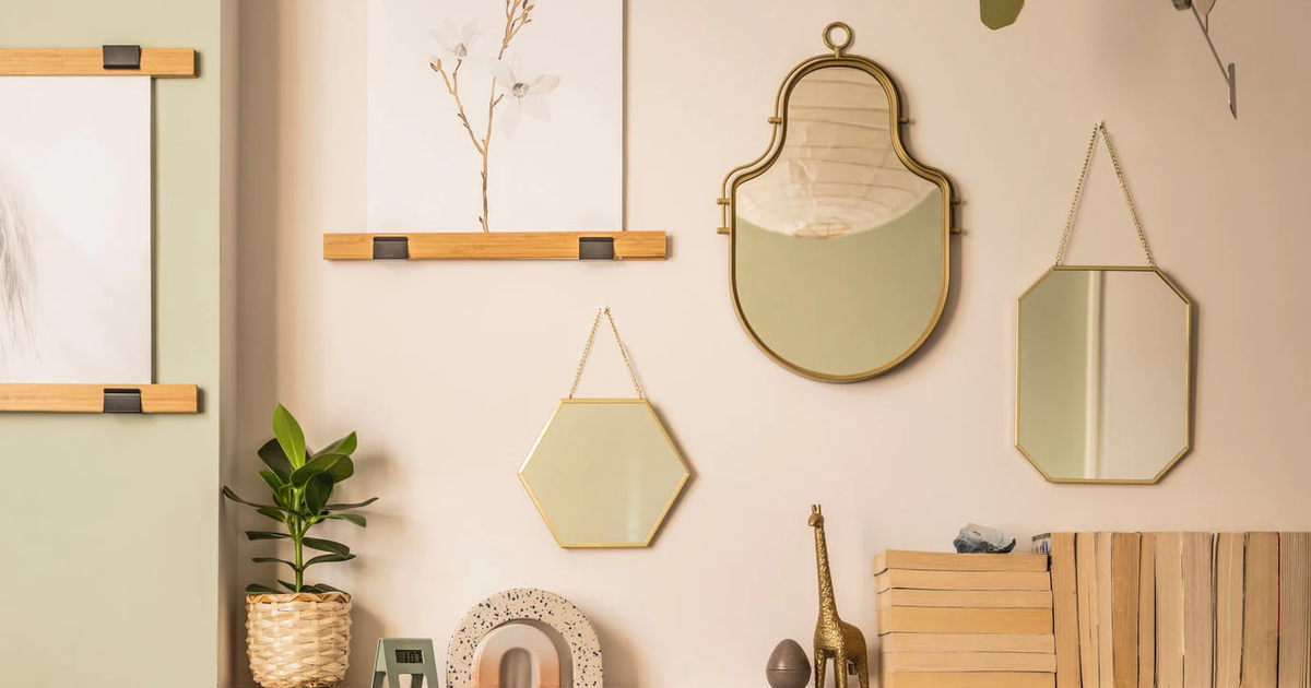 Wall mirrors - how to clean mirrors without streaks