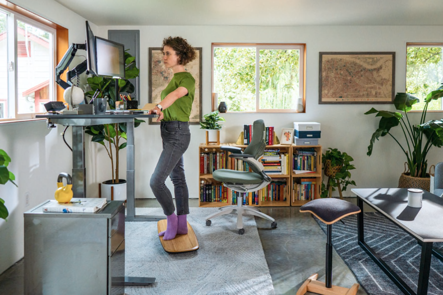 Fully Jarvis Bamboo Standing Desk - are standing desks worth it?