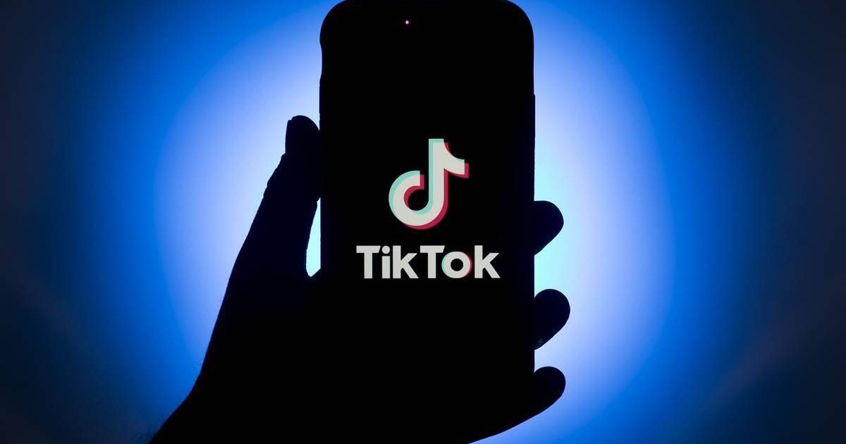 Best time to post on TikTok on monday phone with tiktok app